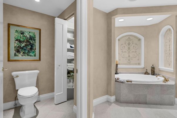 Bathroom, Interior, Recessed Lighting