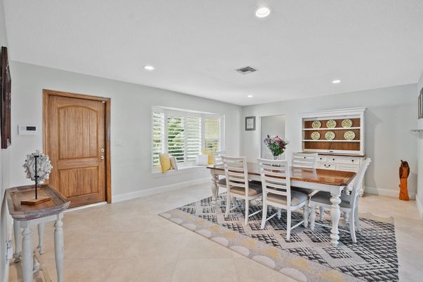 Dining room, Interior, Recessed Lighting