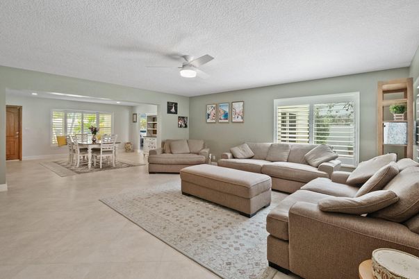 Dining room, Interior, Living room, Recessed Lighting