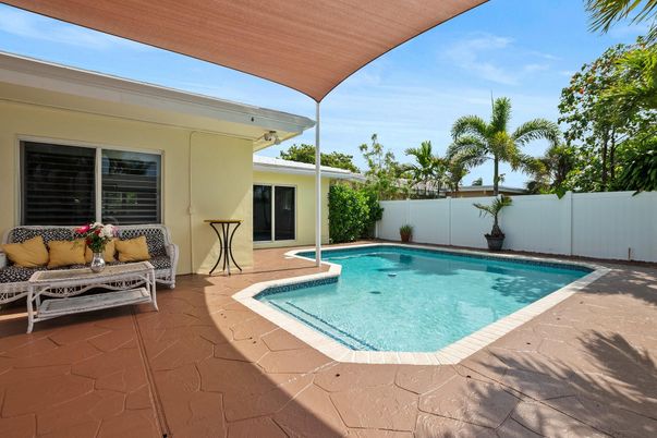 Exterior, Pool