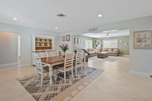 Dining room, Interior, Living room, Recessed Lighting