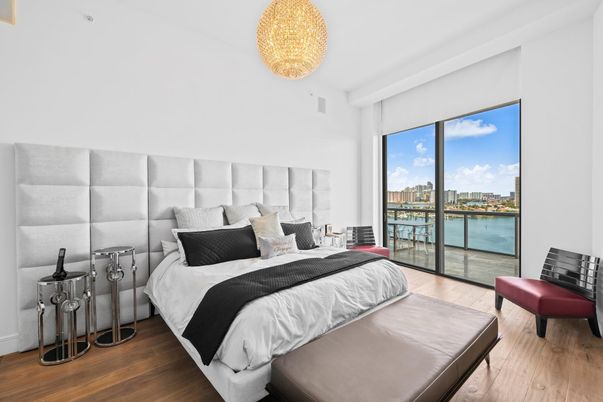 Bedroom, Interior, Water, Wood Texture Flooring