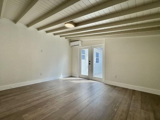 Empty room, Interior, Wooden Beams, Wood Texture Flooring