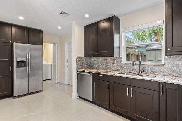 Interior, Kitchen, Recessed Lighting, Stainless Steel Appliances, Washer