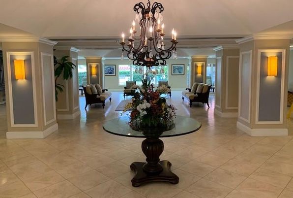 Chandelier, Interior, Living room