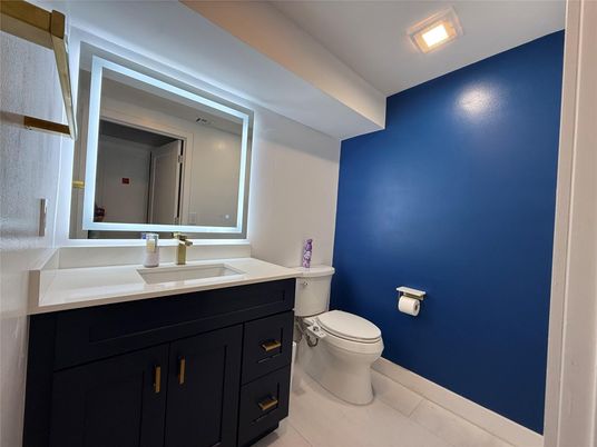 Bathroom, Interior, Recessed Lighting