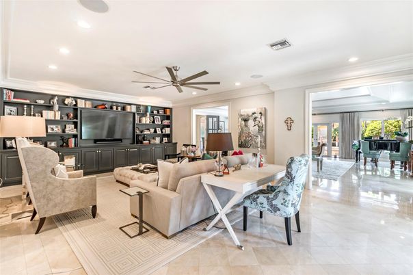 Dining room, Interior, Living room, Piano, Recessed Lighting