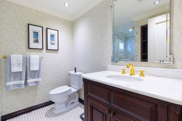 Bathroom, Interior, Recessed Lighting
