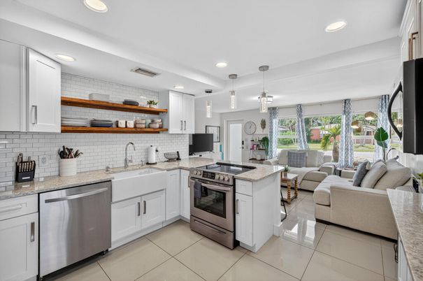 Interior, Kitchen, Living room, Pendant Lights, Recessed Lighting, Stainless Steel Appliances