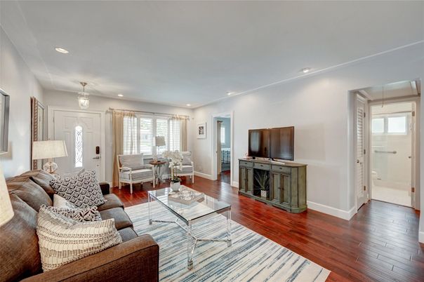 Interior, Living room, Recessed Lighting, Wood Texture Flooring