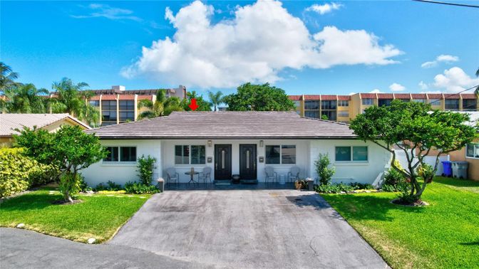 Exterior, Facade, Ranch