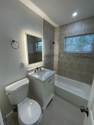 Bathroom, Interior, Recessed Lighting