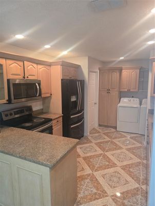 Interior, Kitchen, Recessed Lighting, Washer