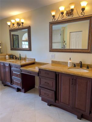 Bathroom, Dual Sink Vanities, Interior