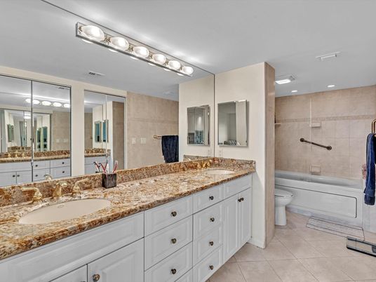Bathroom, Dual Sink Vanities, Interior