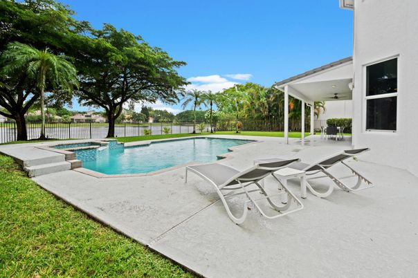 Exterior, Pool, Water