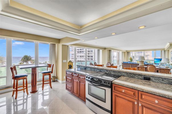 Interior, Kitchen, Recessed Lighting, Water