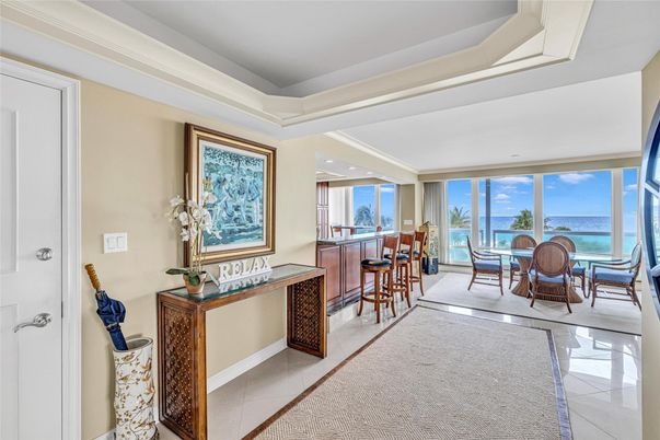 Dining room, Interior, Recessed Lighting, Water