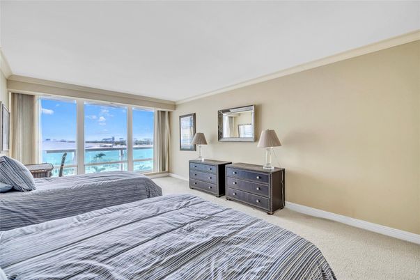 Bedroom, Interior, Water