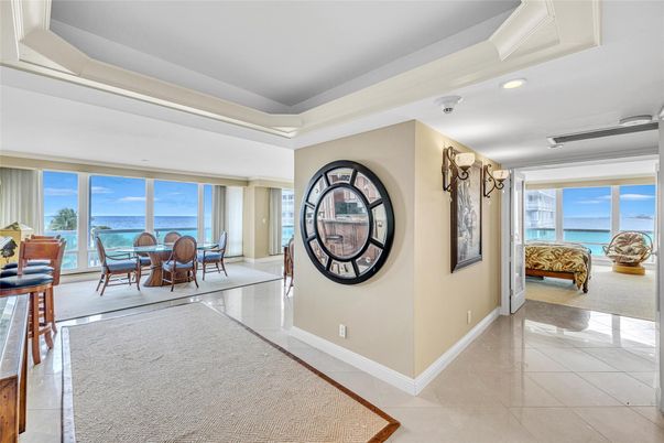 Dining room, Interior, Recessed Lighting, Water