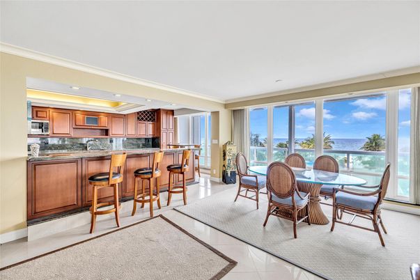 Dining room, Interior, Kitchen, Recessed Lighting, Water