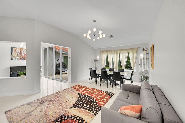 Dining room, Interior, Living room, Pendant Lights