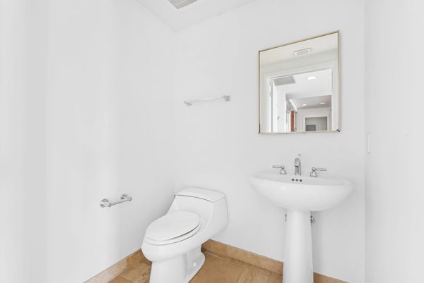 Bathroom, Interior, Recessed Lighting