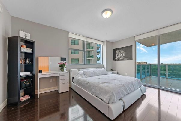 Bedroom, Interior, Water, Wood Texture Flooring