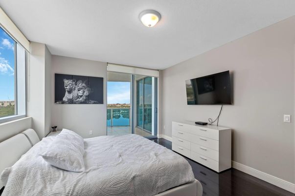 Bedroom, Interior, Water, Wood Texture Flooring