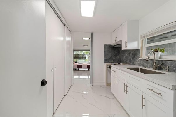 Interior, Kitchen, Marble, Recessed Lighting
