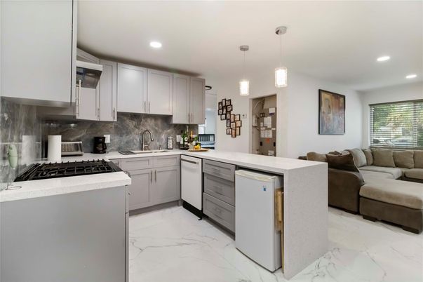 Interior, Kitchen, Living room, Marble, Pendant Lights, Recessed Lighting, Stainless Steel Appliances