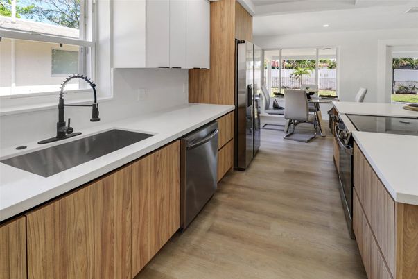 Dining room, Interior, Kitchen, Recessed Lighting, Wood Texture Flooring