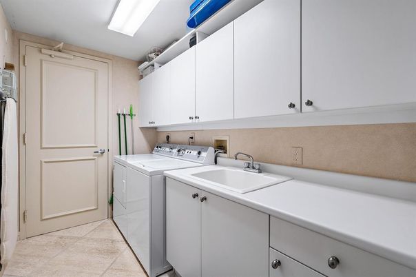 Interior, Washer