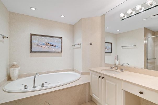 Bathroom, Interior, Recessed Lighting
