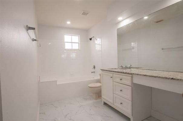 Bathroom, Interior, Marble, Recessed Lighting