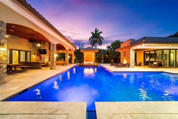 Exterior, Pool