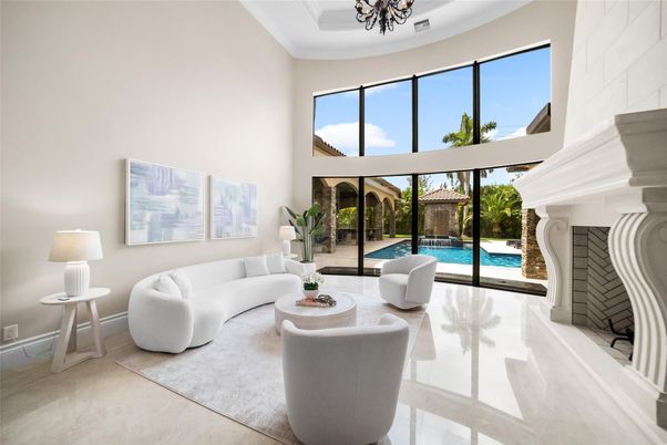 Fireplace, Interior, Living room
