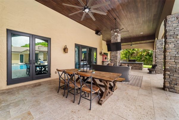 Exterior, Recessed Lighting, Stone Walls