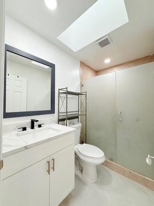 Bathroom, Interior, Recessed Lighting