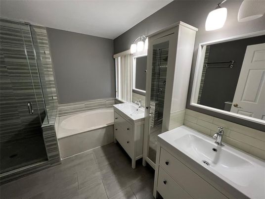 Bathroom, Dual Sink Vanities, Interior