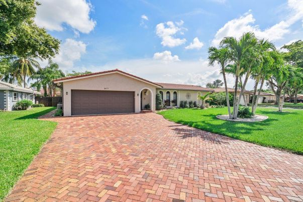 Attached, Backyard, Exterior, Facade, Ranch