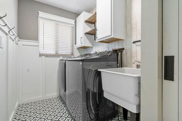 Interior, Washer