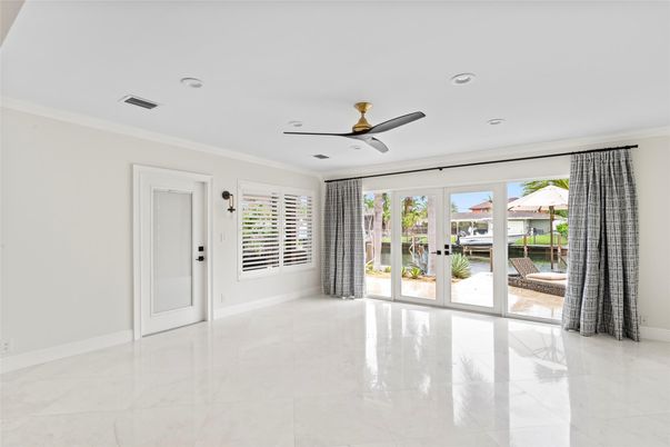 Empty room, Interior, Recessed Lighting, Water