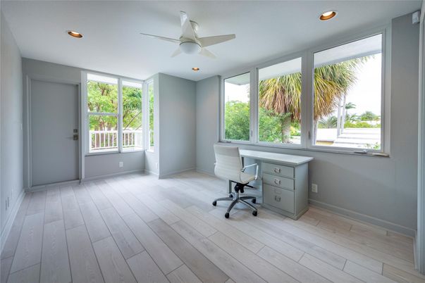 Home Office, Interior, Recessed Lighting, Wood Texture Flooring