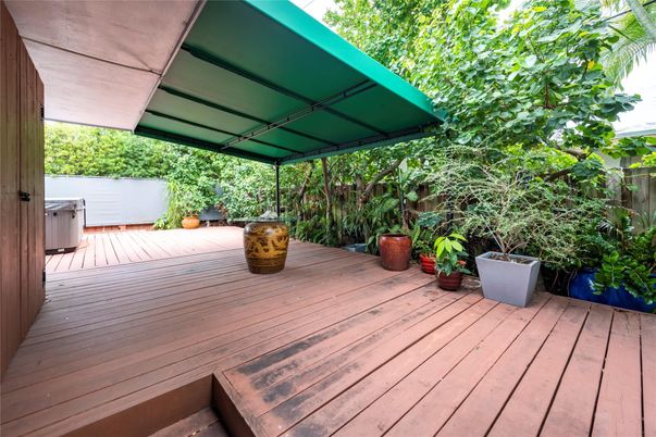 Exterior, Hot Tub
