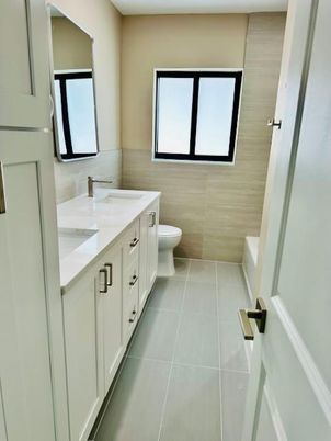 Bathroom, Dual Sink Vanities, Interior