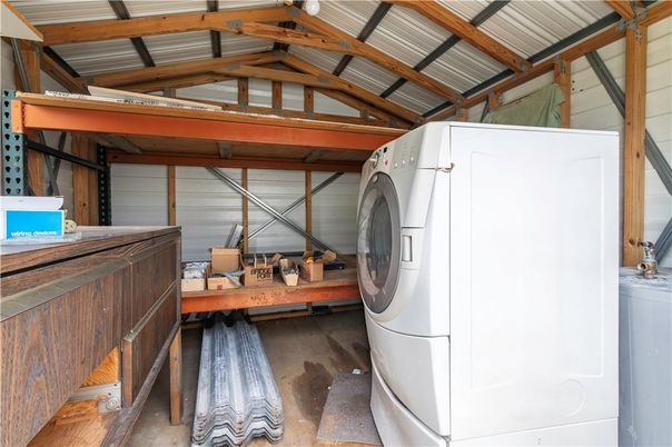 Interior, Washer, Wooden Beams