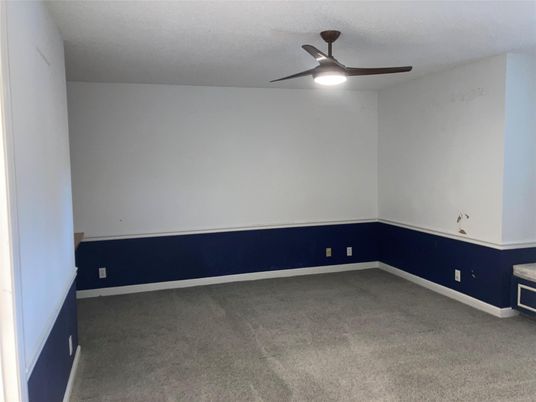 Empty room, Interior