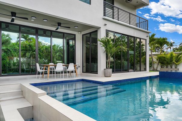 Exterior, Pool