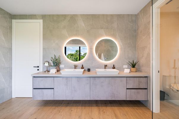 Bathroom, Dual Sink Vanities, Interior, Wood Texture Flooring